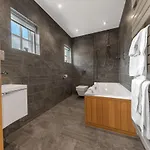 Springbank Cottage, Luxury District In * Конистон