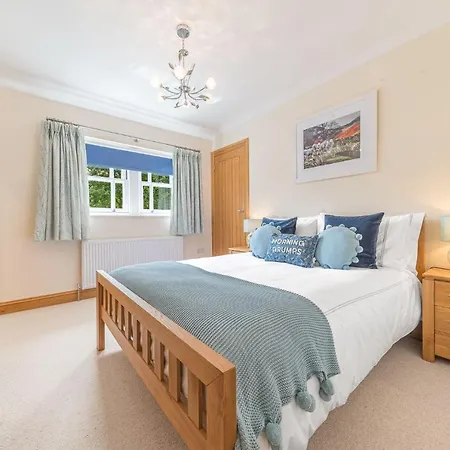 Holiday home Springbank Cottage, Luxury District In *