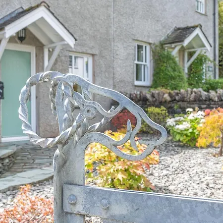 Springbank Cottage, Luxury District In *