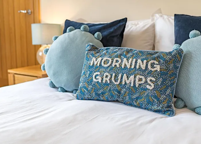 Springbank Cottage, Luxury District In *